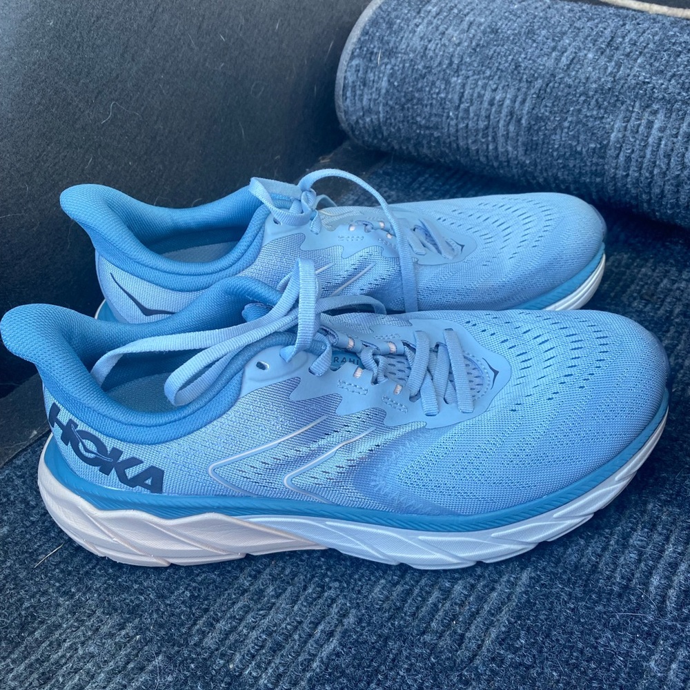 Hoka One One W Arahi 5